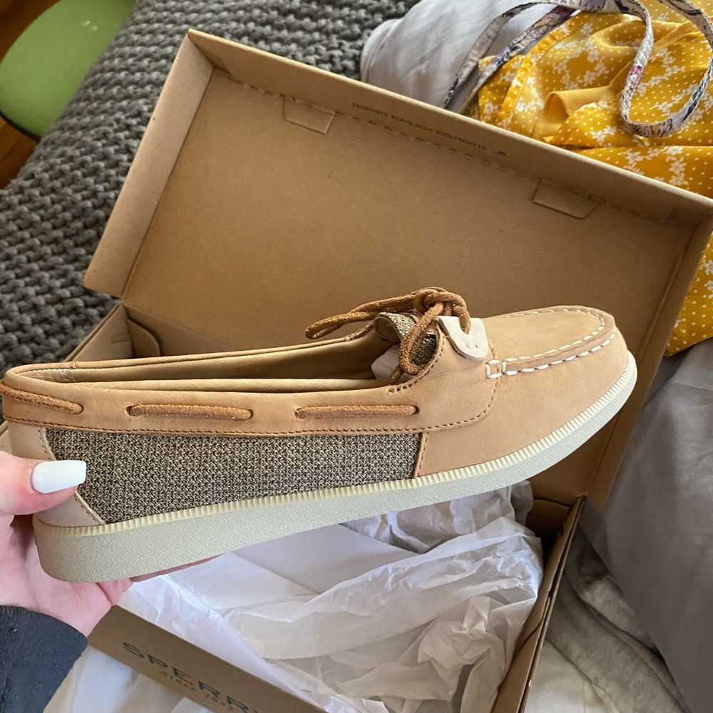 Women’s Light Brown Sperry’s